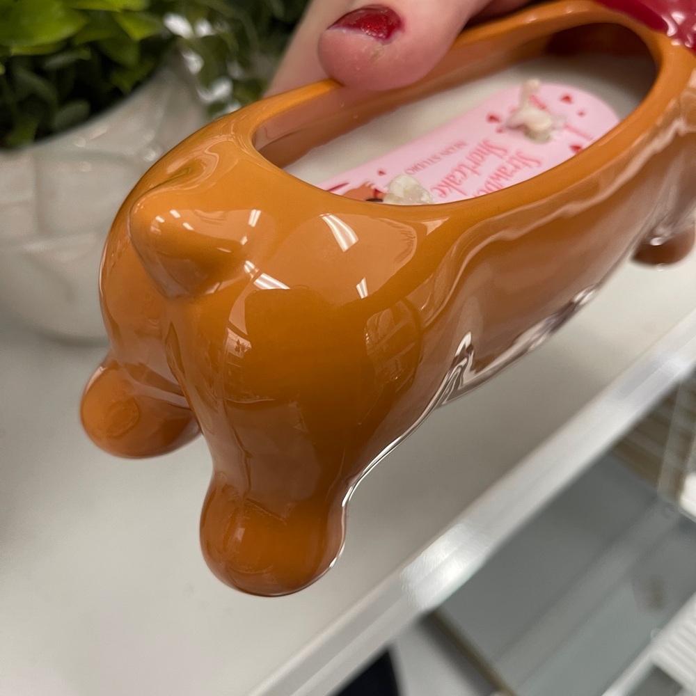 Valentine’s Day Dachshund Dog Love Beret Ceramic Candle Strawberry Shortcake NWT - Picture 6 of 6